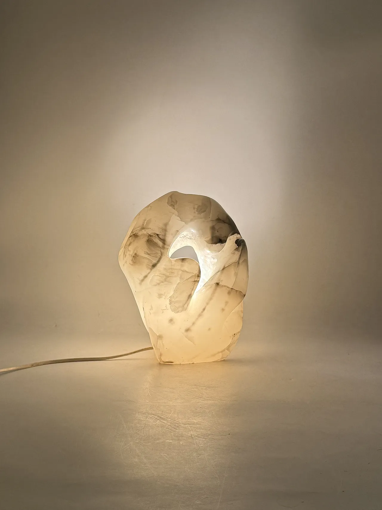 Sculptural alabaster table lamp, 1980s 13