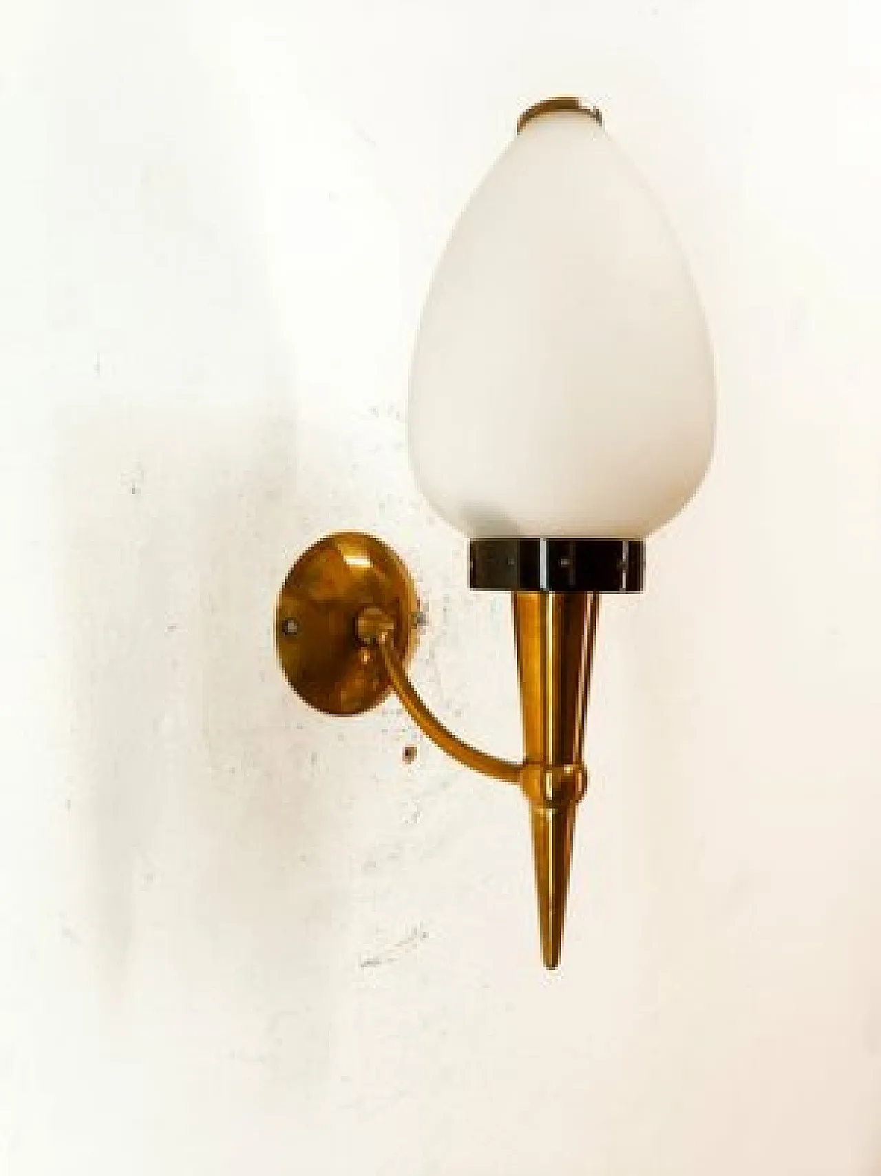 Brass wall light with opal glass, 1950s 1