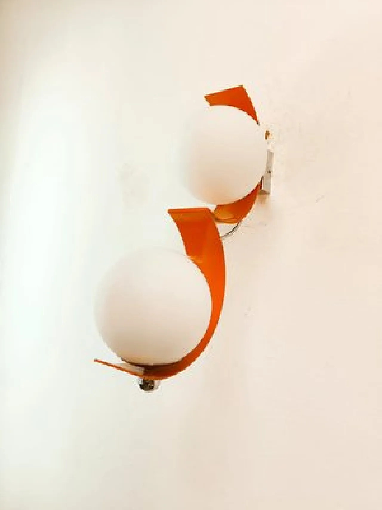 Applique con doppia sfera in vetro e metallo, anni '70 1
