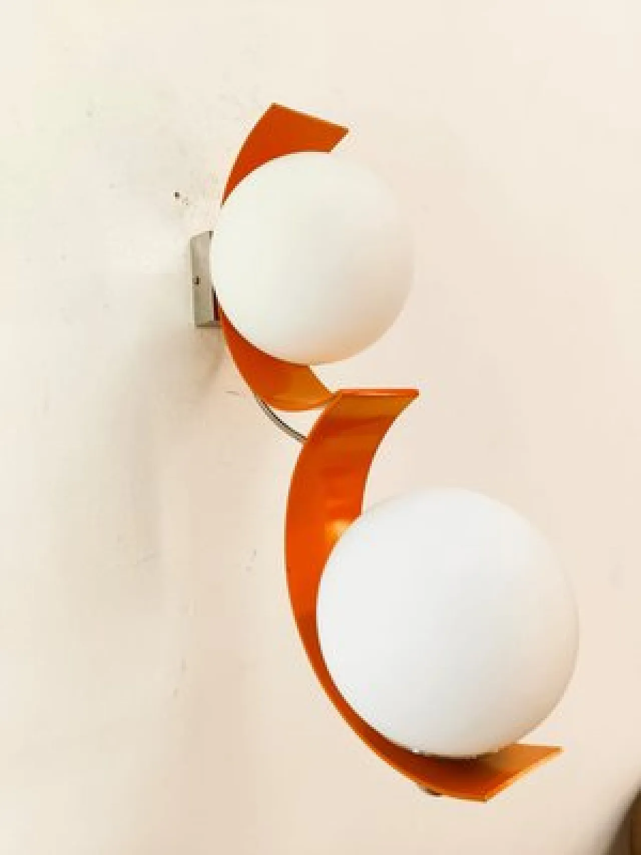 Applique con doppia sfera in vetro e metallo, anni '70 2