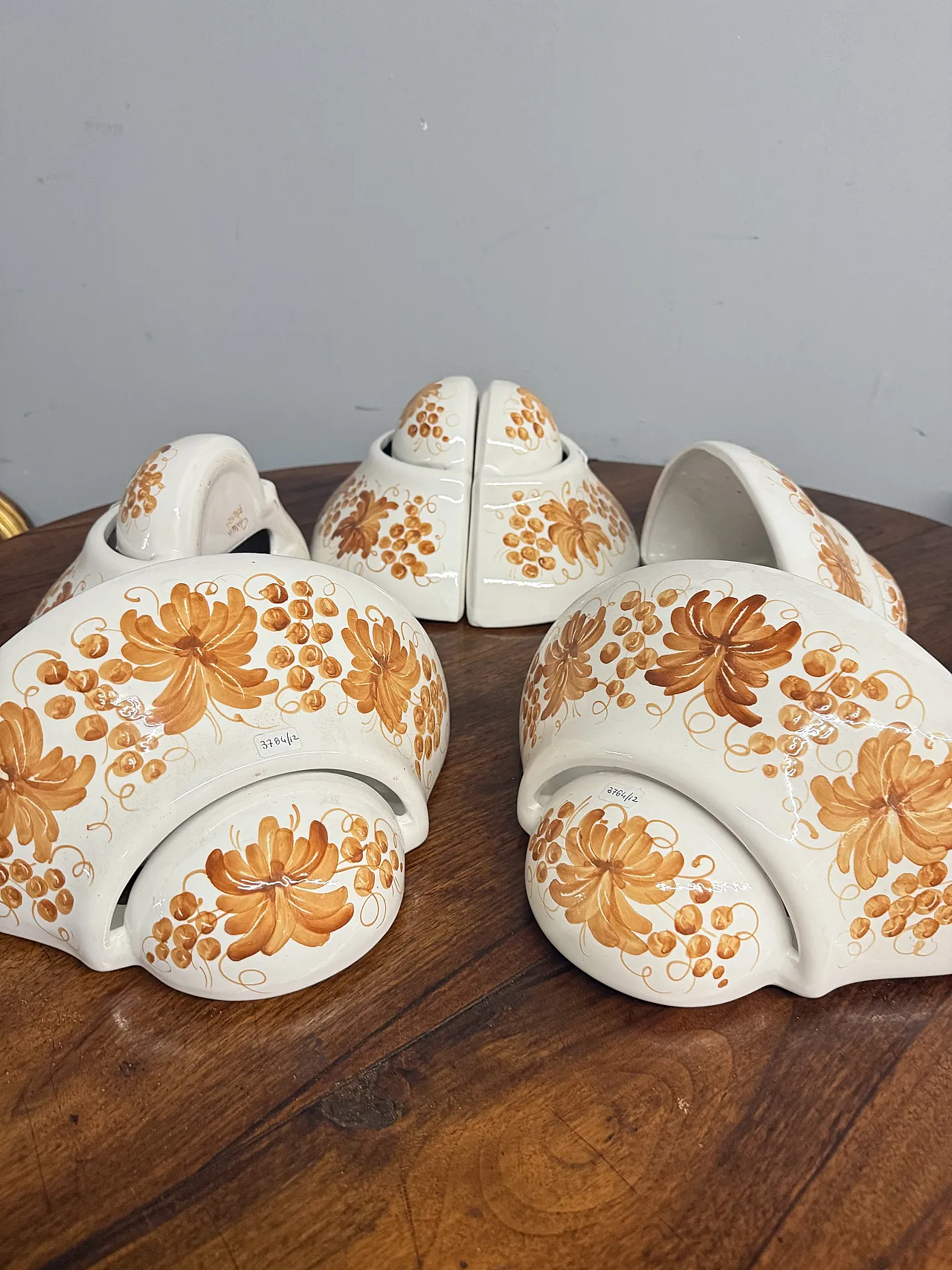 6 hand painted ceramic sconces with orange flowers, 20th century 5