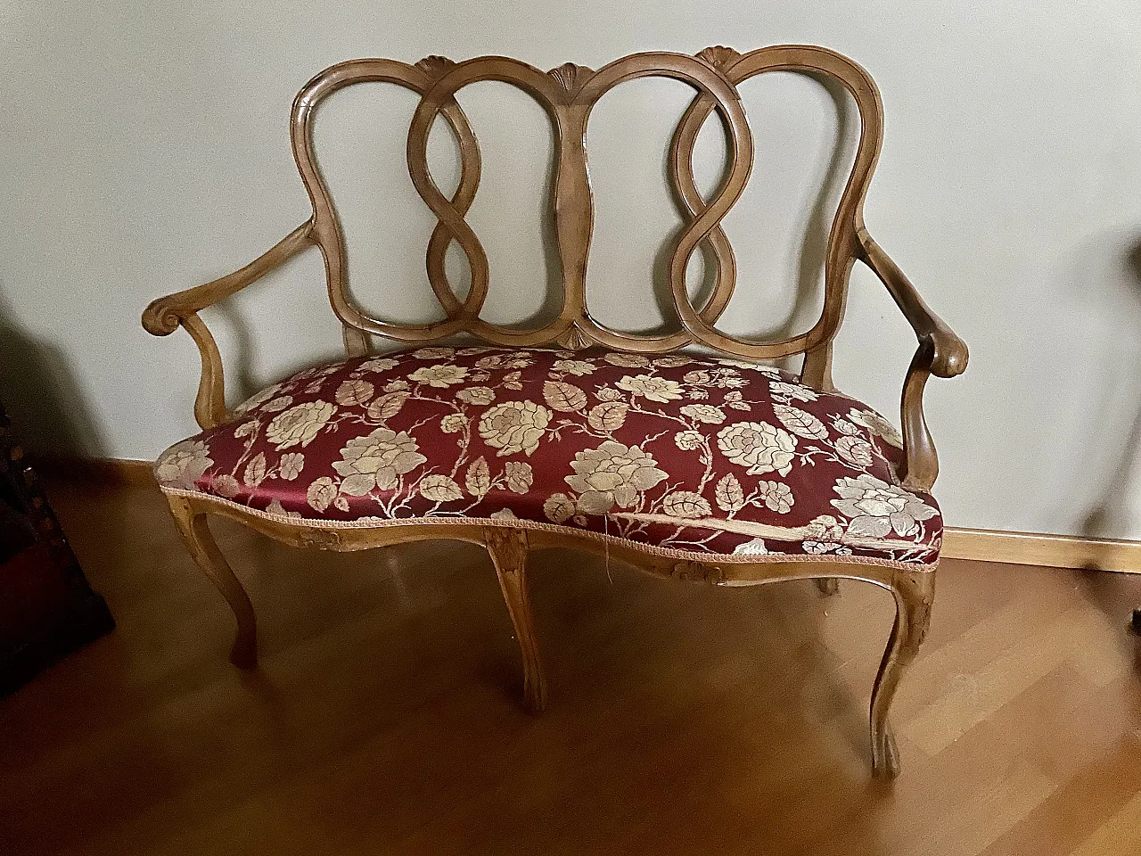 Armchair with carved backrest, 20th century 1