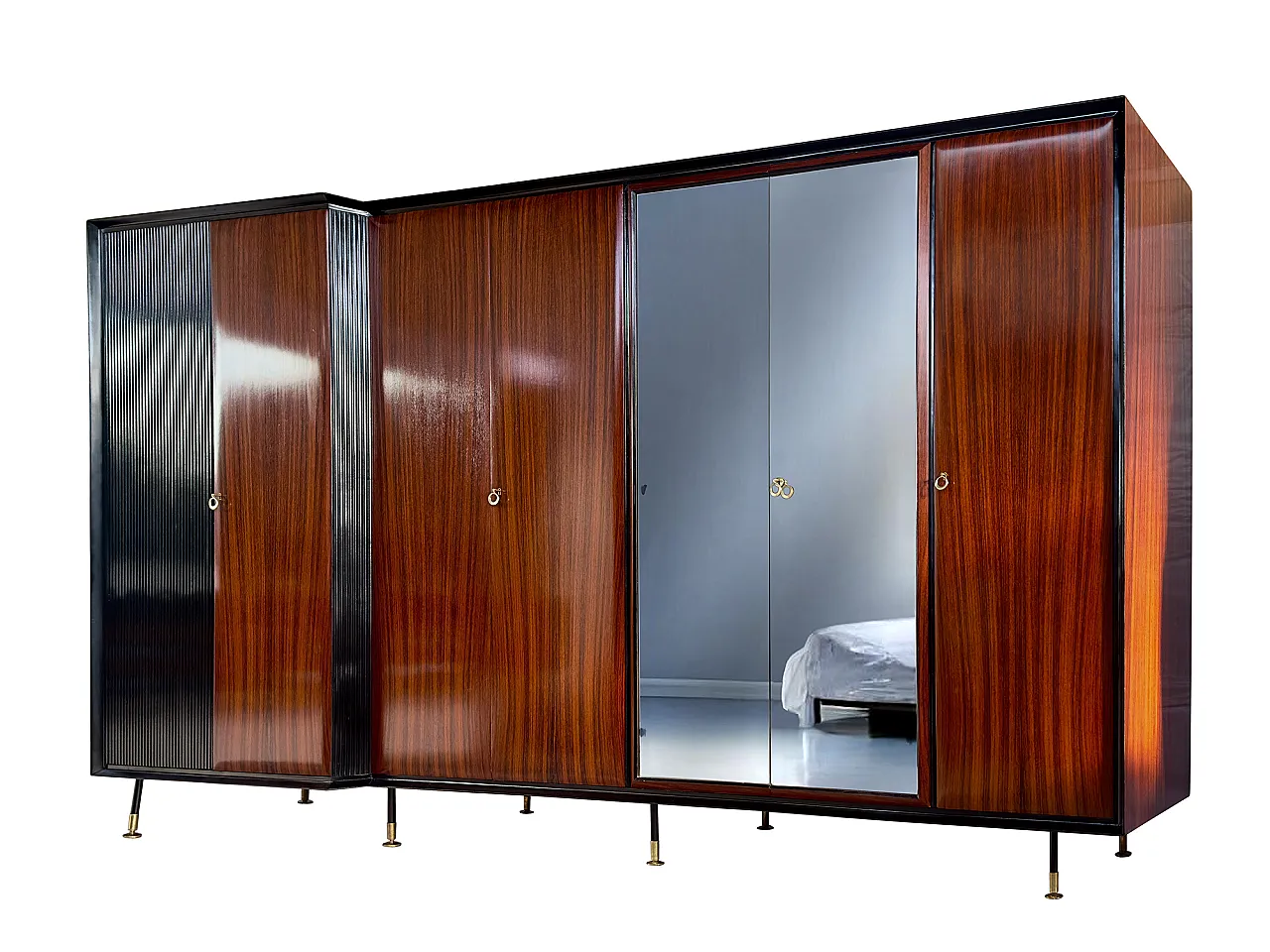 Armadio in legno in teak di metà secolo italiano 7 porte di Vittorio Dassi, anni '50 1