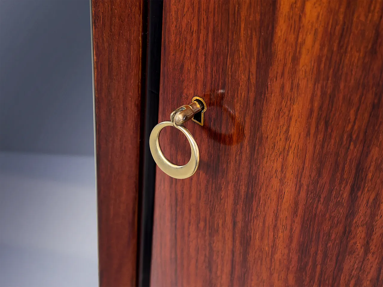 Armadio in legno in teak di metà secolo italiano 7 porte di Vittorio Dassi, anni '50 6