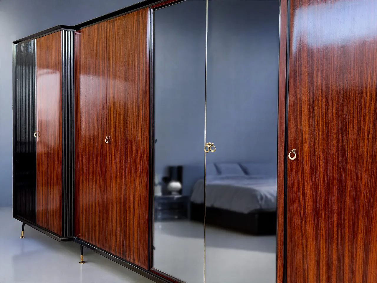 Armadio in legno in teak di metà secolo italiano 7 porte di Vittorio Dassi, anni '50 10