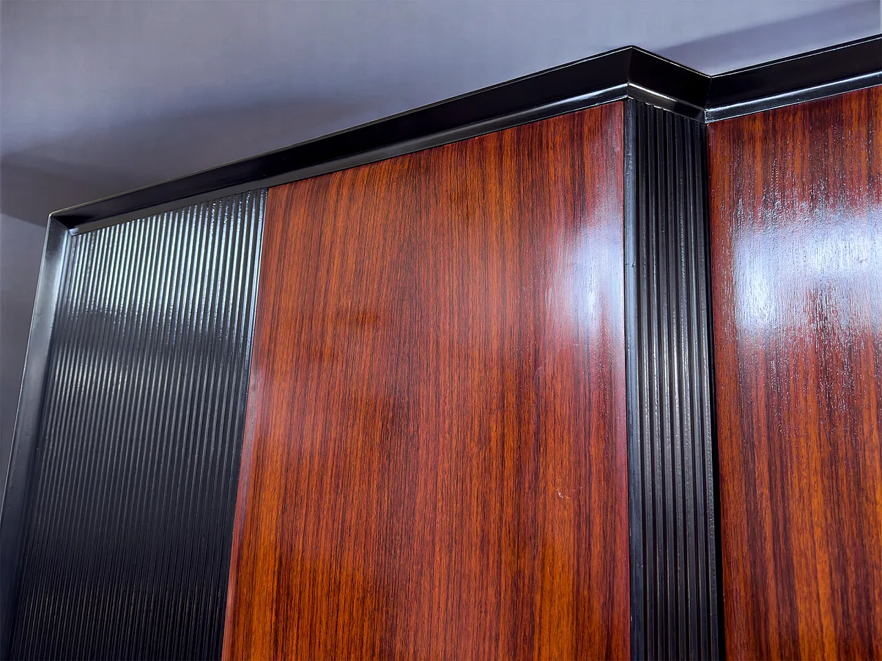 Armadio in legno in teak di metà secolo italiano 7 porte di Vittorio Dassi, anni '50 16