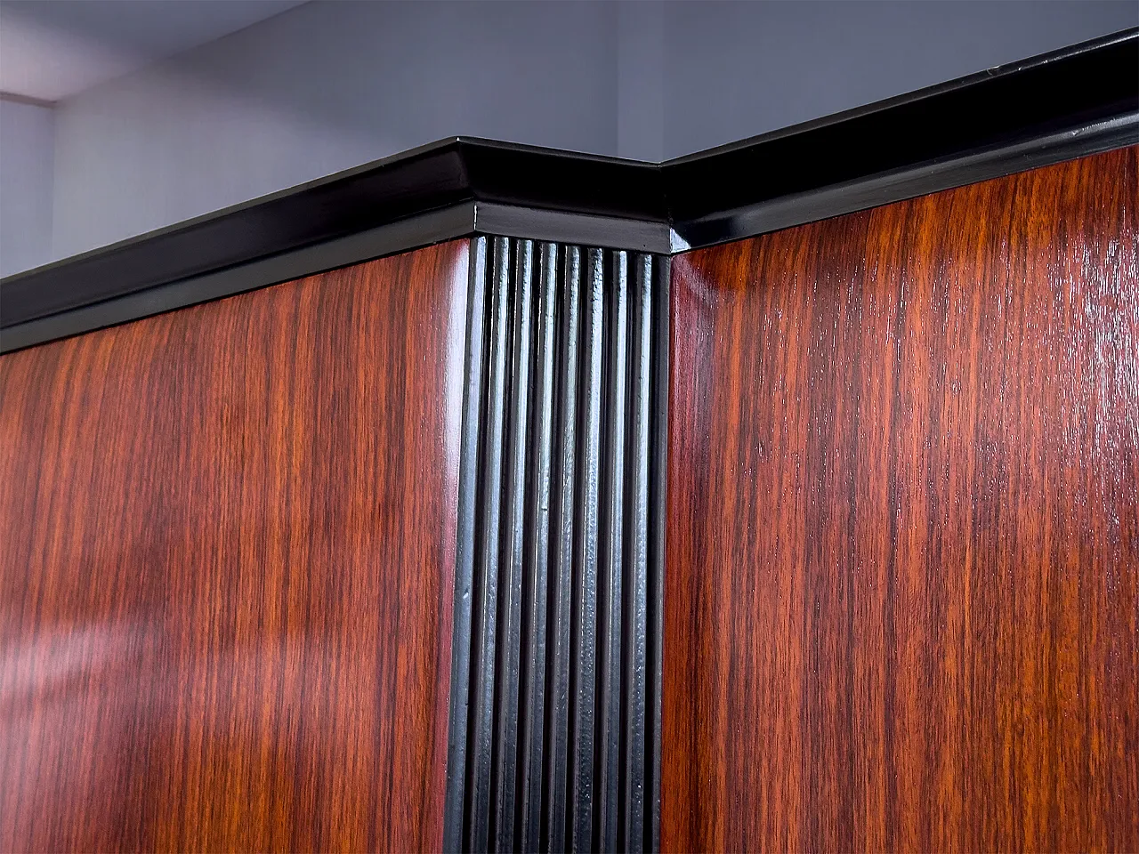 Armadio in legno in teak di metà secolo italiano 7 porte di Vittorio Dassi, anni '50 17