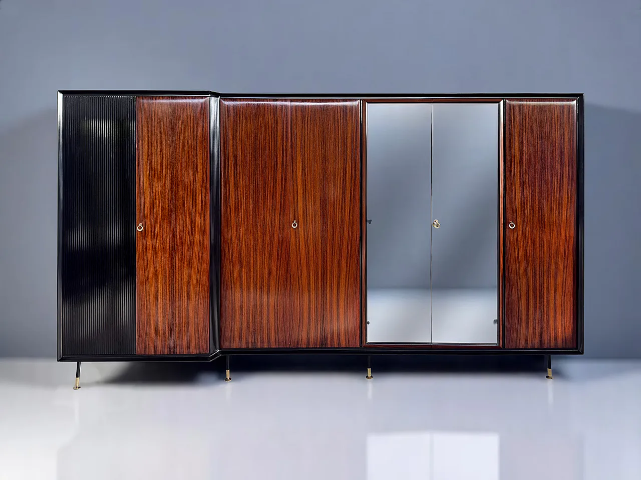 Armadio in legno in teak di metà secolo italiano 7 porte di Vittorio Dassi, anni '50 18