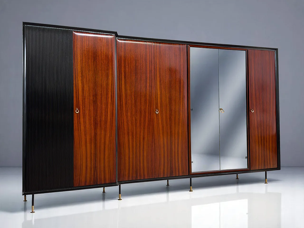 Armadio in legno in teak di metà secolo italiano 7 porte di Vittorio Dassi, anni '50 26