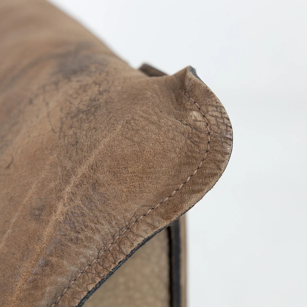 Coppia di poltrone Lauriana di A. e T. Scarpa per B&B Italia, anni '70 11