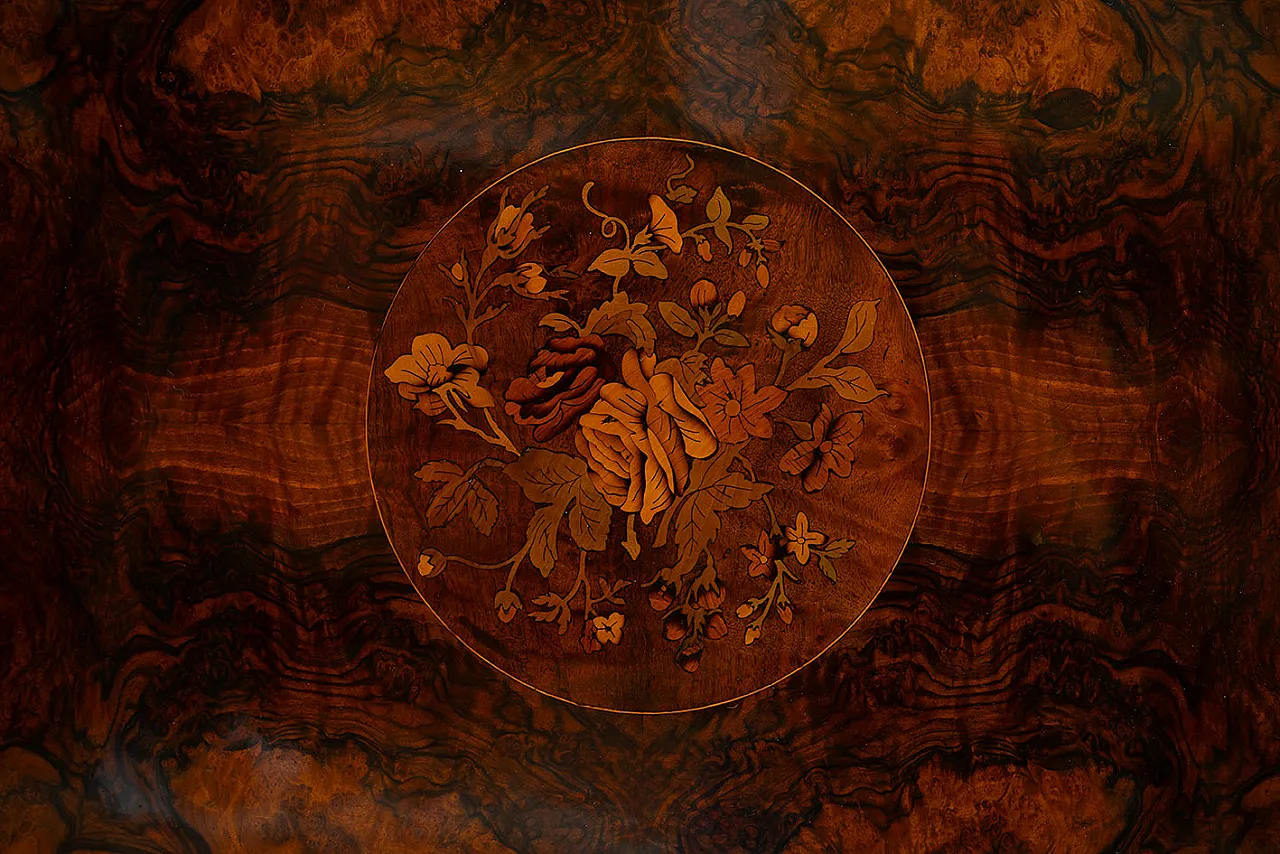 Tavolo a vela Vittoriano in radica di noce con piede centrale, '800 4