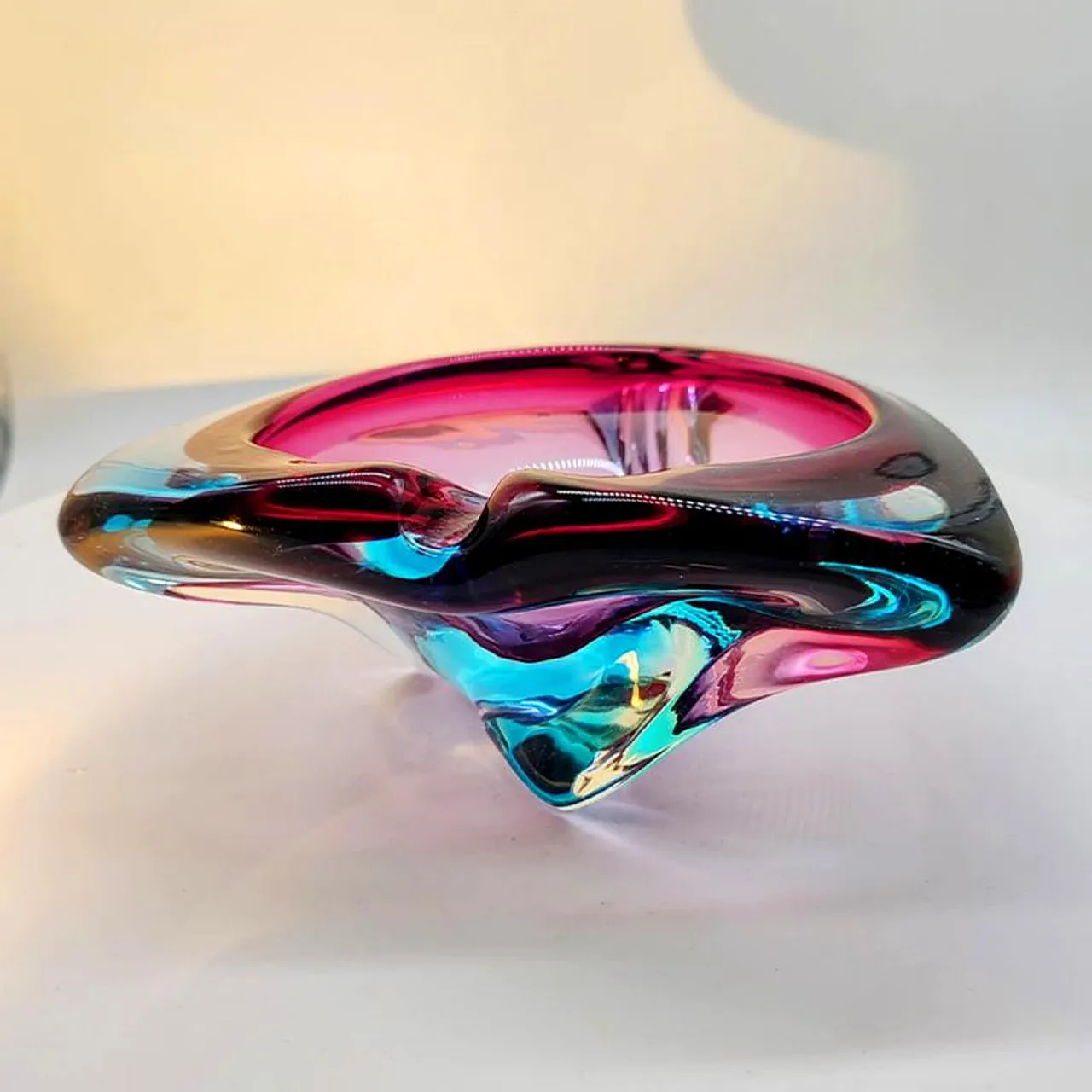 Posacenere in vetro di Murano viola, anni '60 6