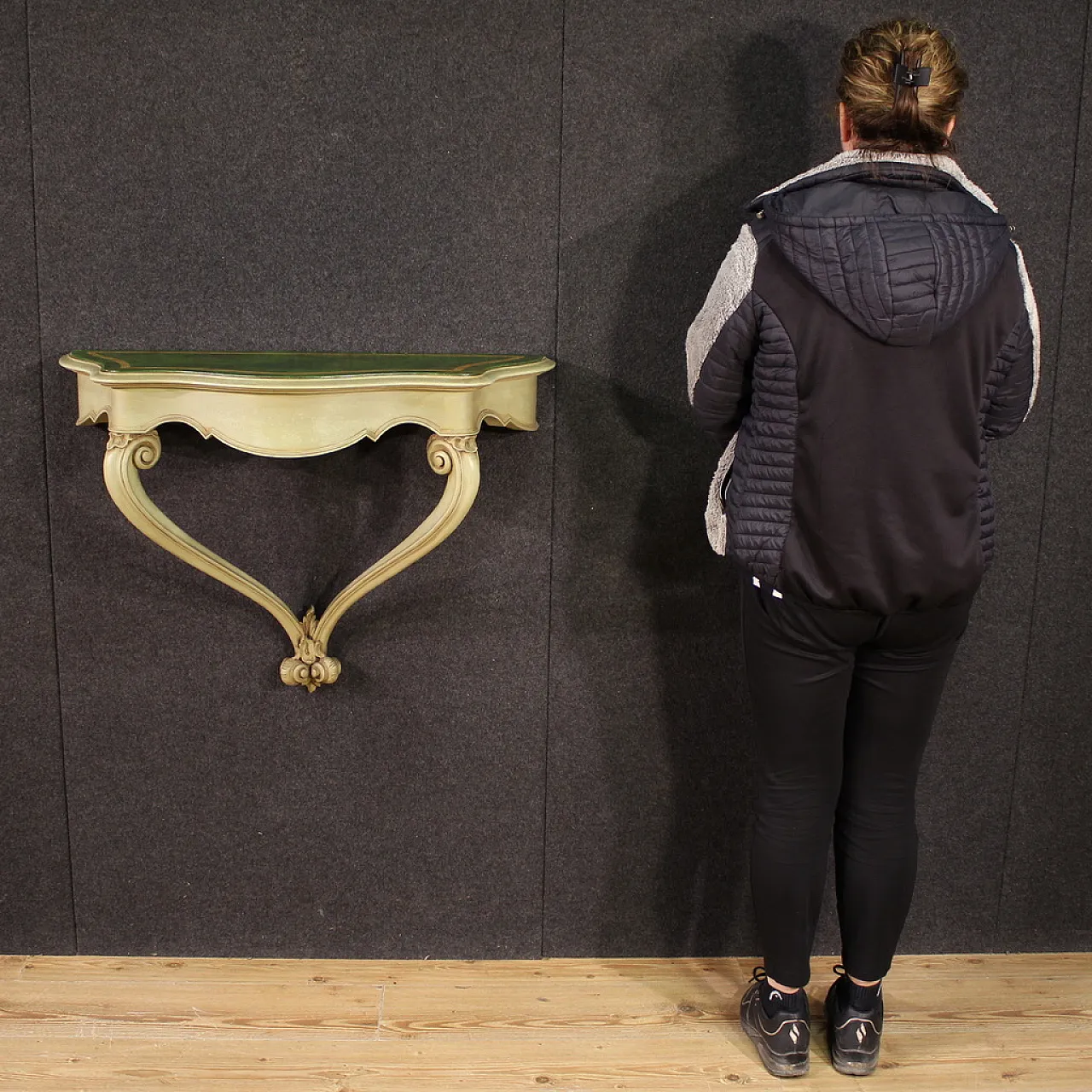 Console pensile laccata e dipinta, '900 2