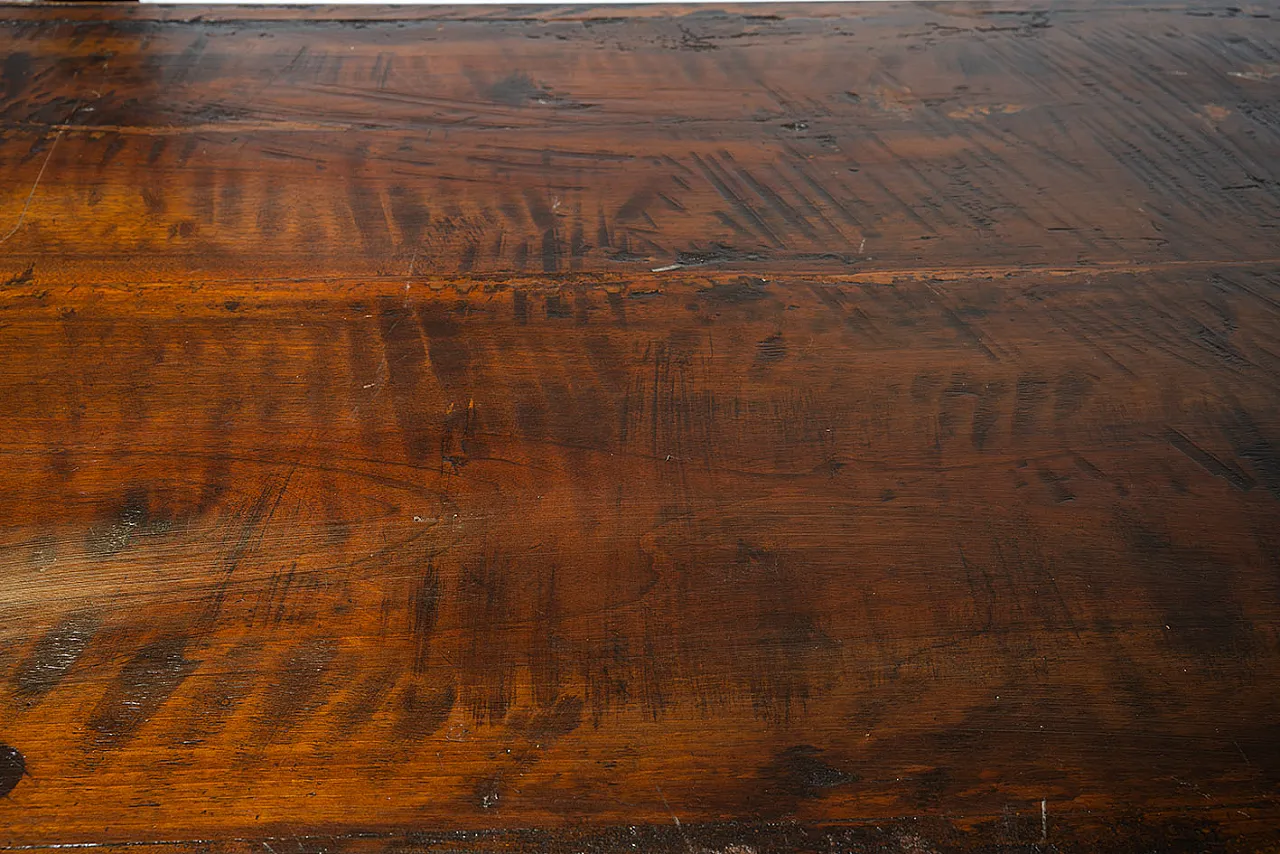 Fratino Table in solid walnut, Naples early 18th century 2