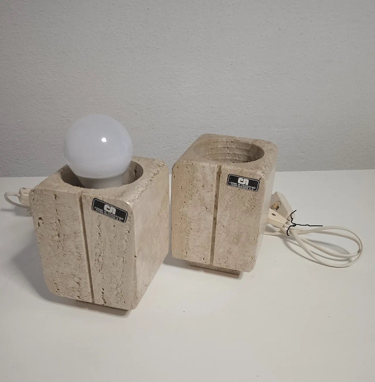 Coppia di lampade da tavolo Cerri Nestore in travertino, anni '70 1