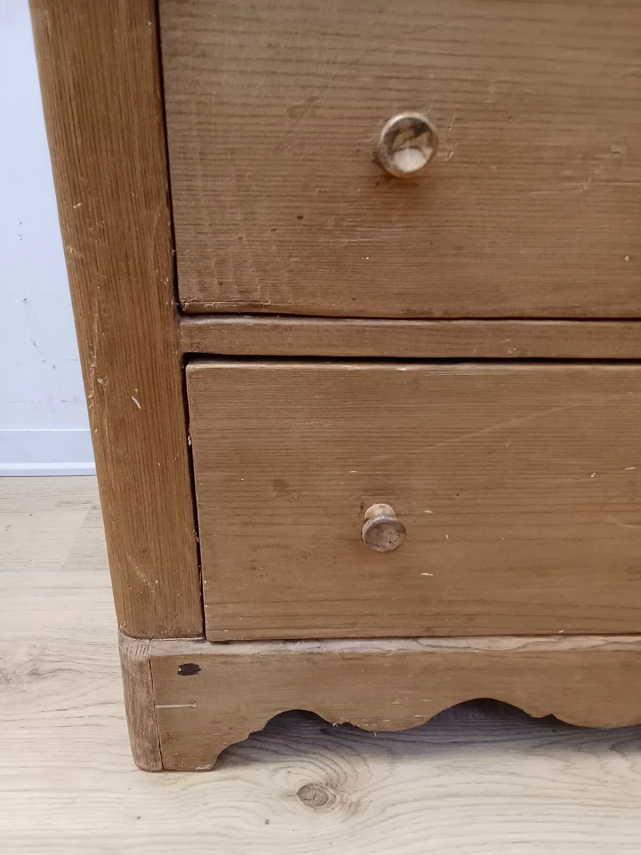 Solid fir chest of drawers, late 19th century 9