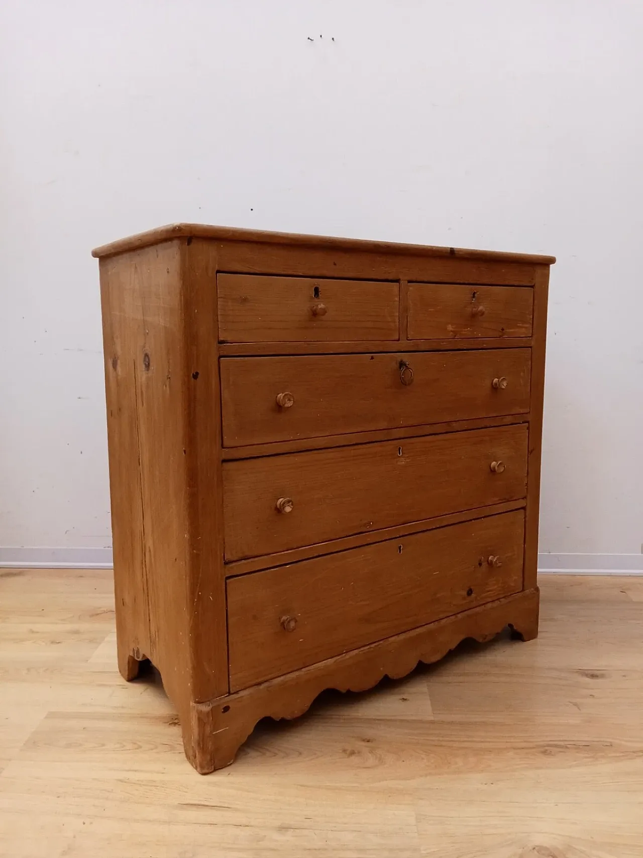 Solid fir chest of drawers, late 19th century 11