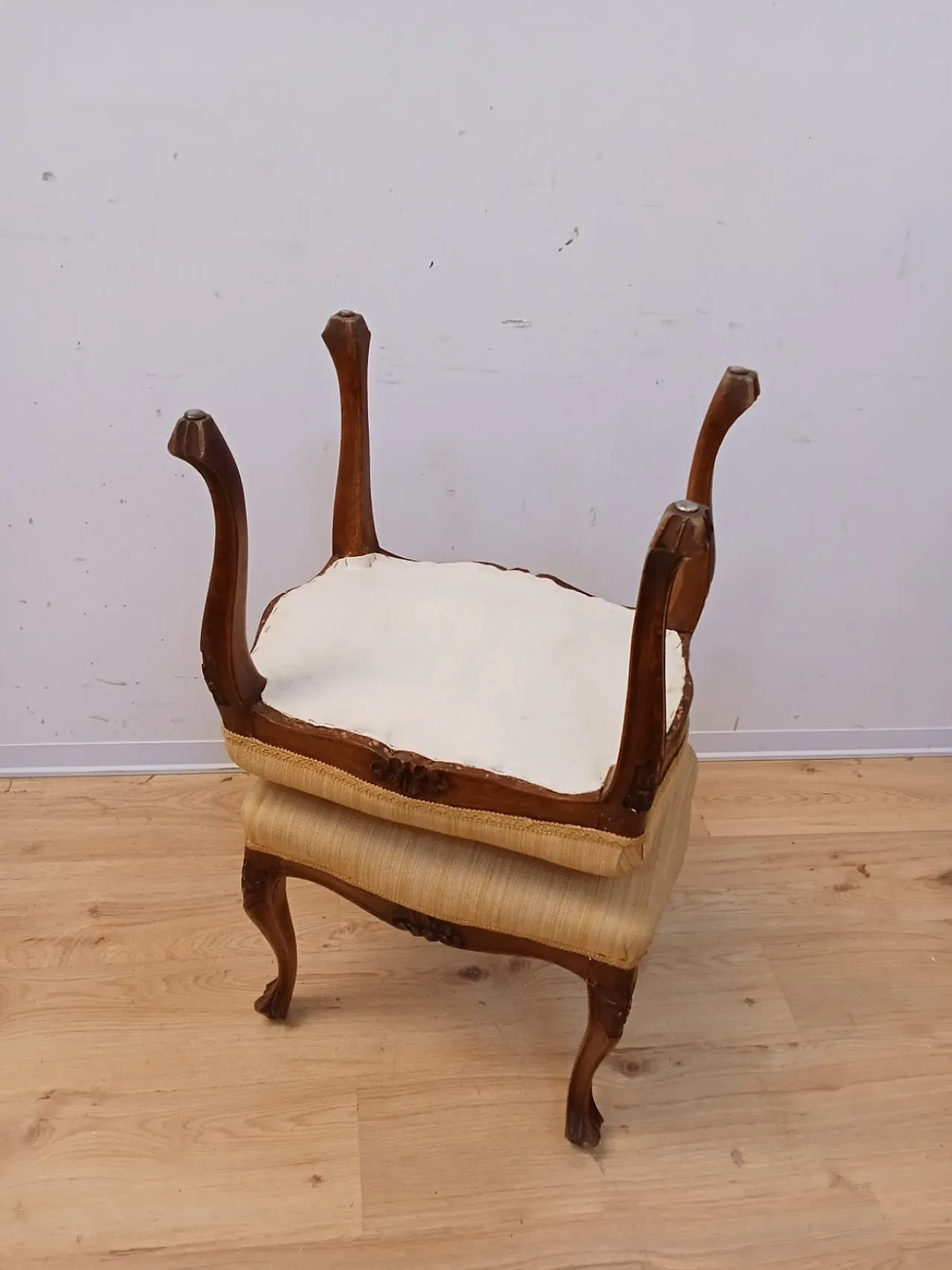 Pair of stools in walnut, early 20th century 10