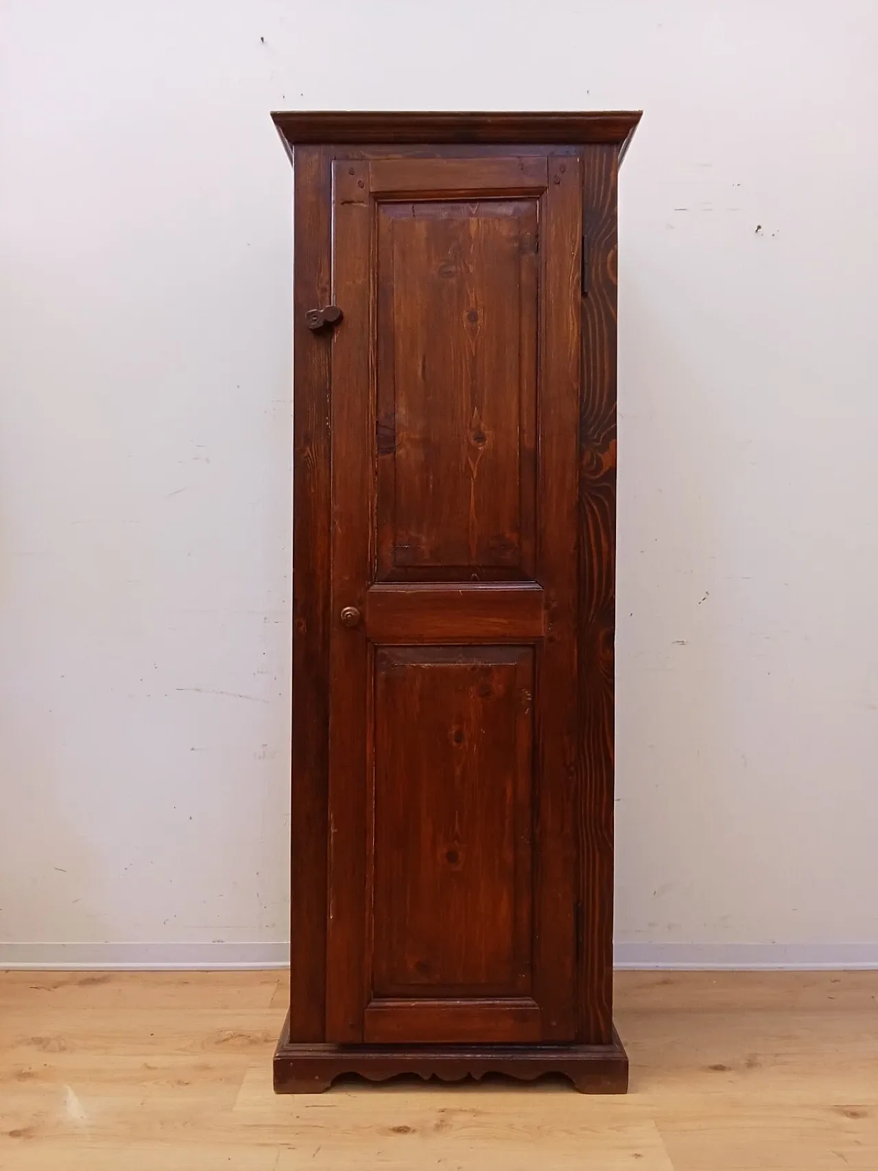 Spruce single-door wardrobe, late 19th century 2