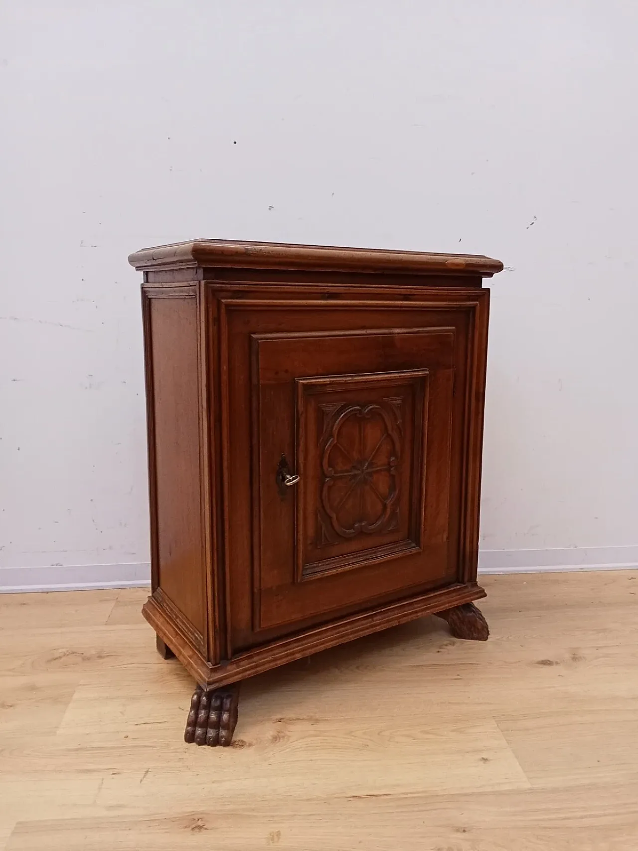 Walnut one-door sideboard, late 19th century 12