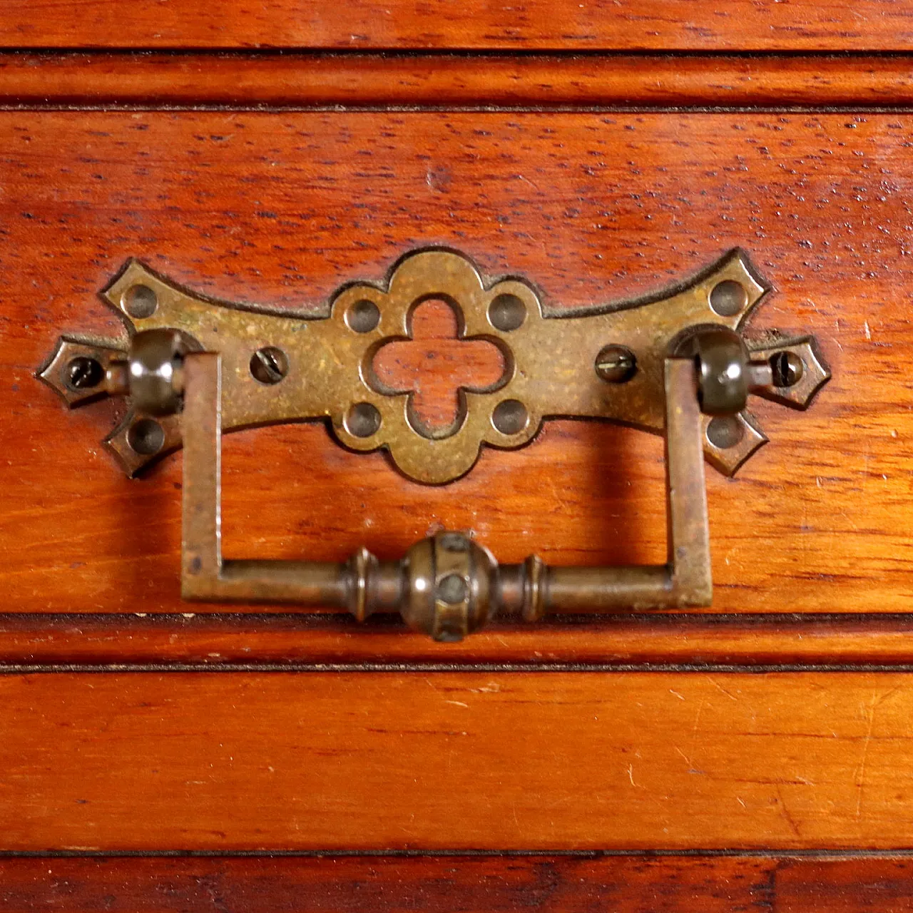 Cassettone con alzata in mogano, '800 8