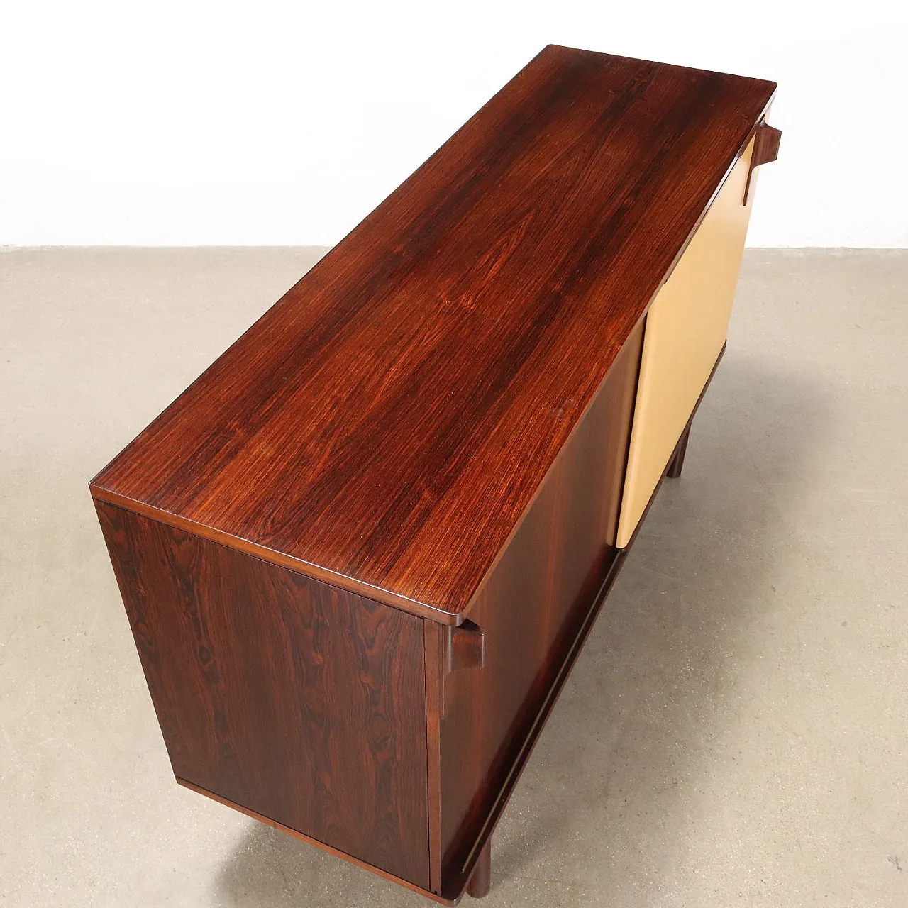Sideboard with sliding doors in exotic wood and leather, 1960s 9