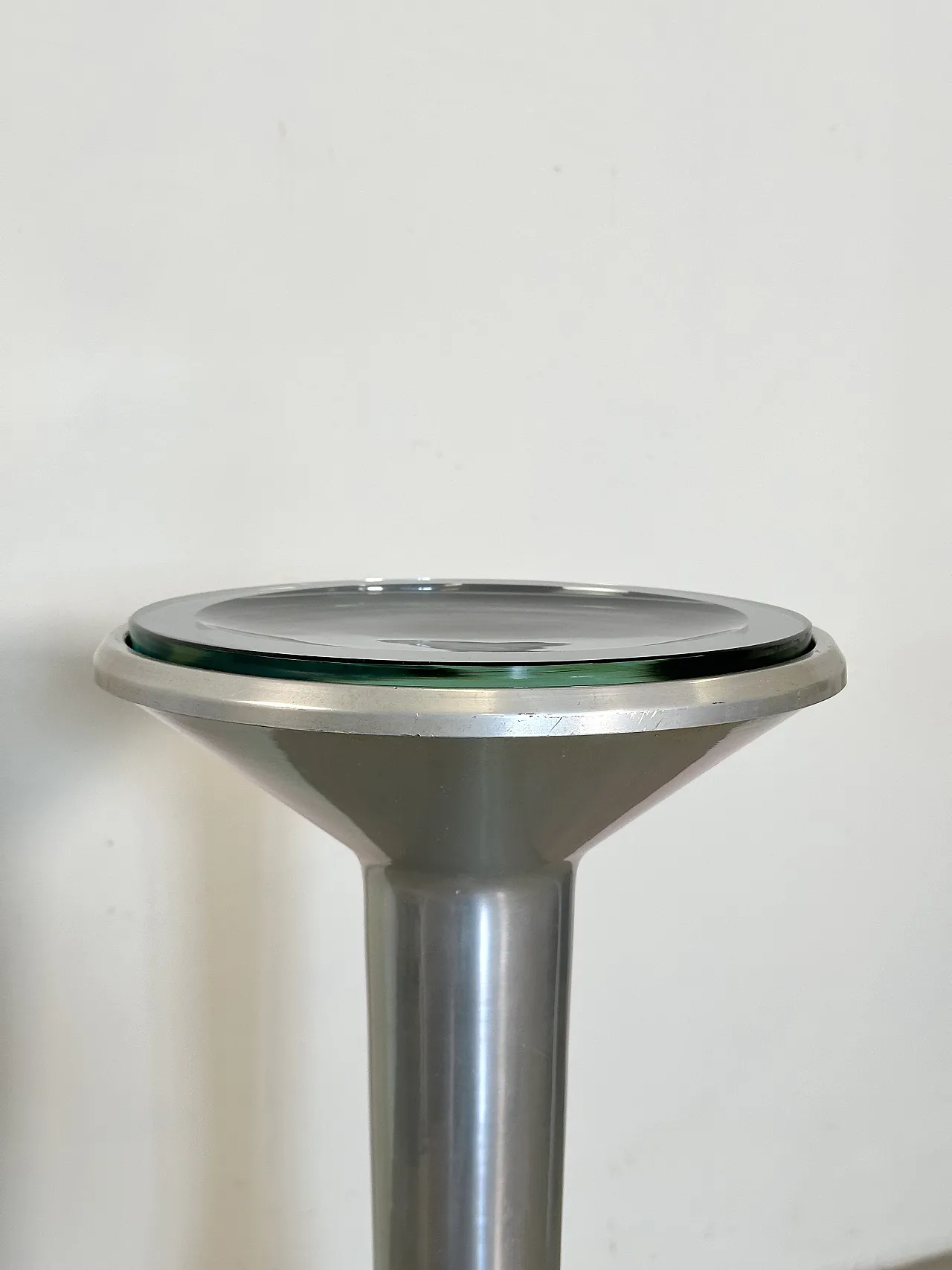 Pair of small tables by Gianni Moscatelli for Formanova, 60s 11