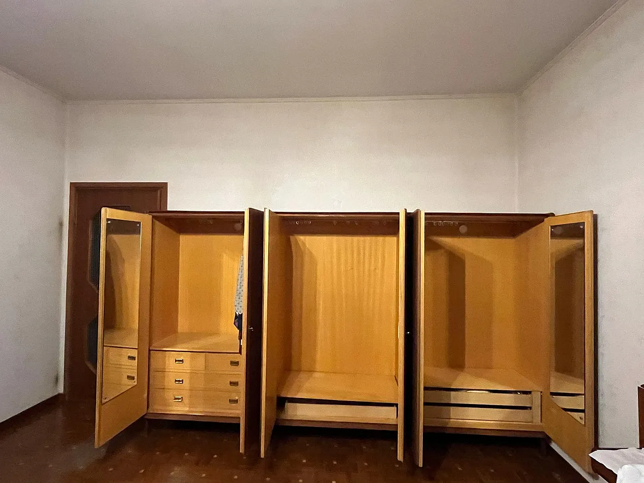 Armadio in teak a 6 ante e cassetti in ottime condizioni, anni '60 2