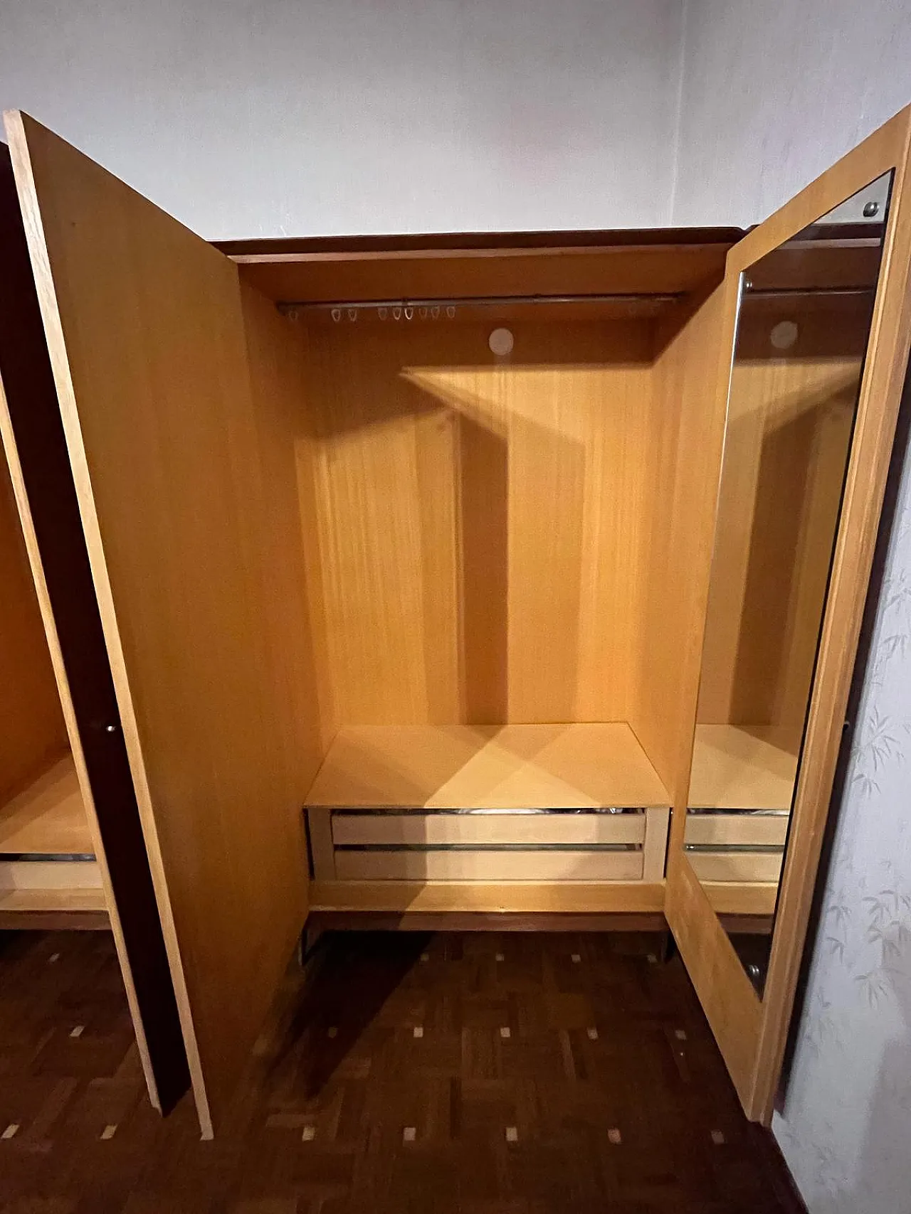 Armadio in teak a 6 ante e cassetti in ottime condizioni, anni '60 4