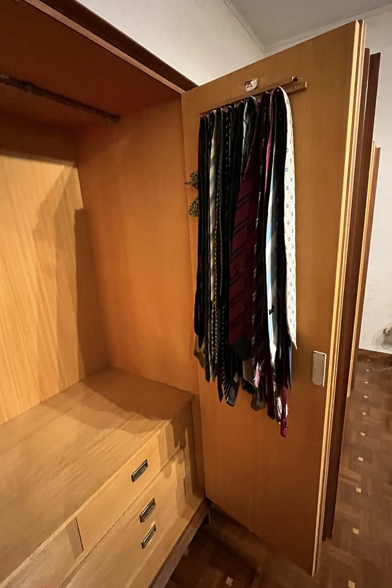 Armadio in teak a 6 ante e cassetti in ottime condizioni, anni '60 5