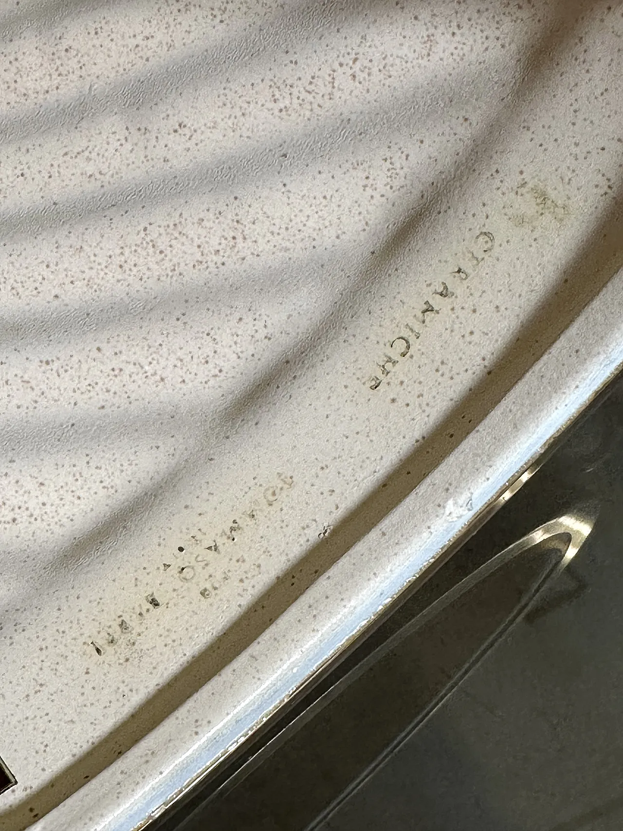 Lampada da tavolo in ceramica e ottone di Tommaso Barbi, anni '70 3