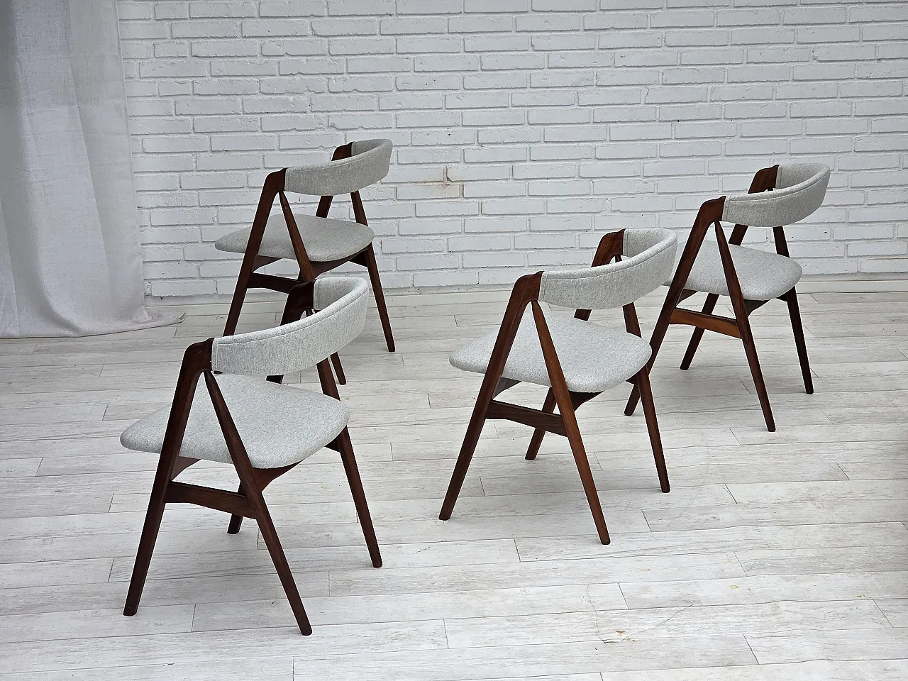 1960s, Danish design by Th.Harlev, model 205, set of 4 chairs. 2
