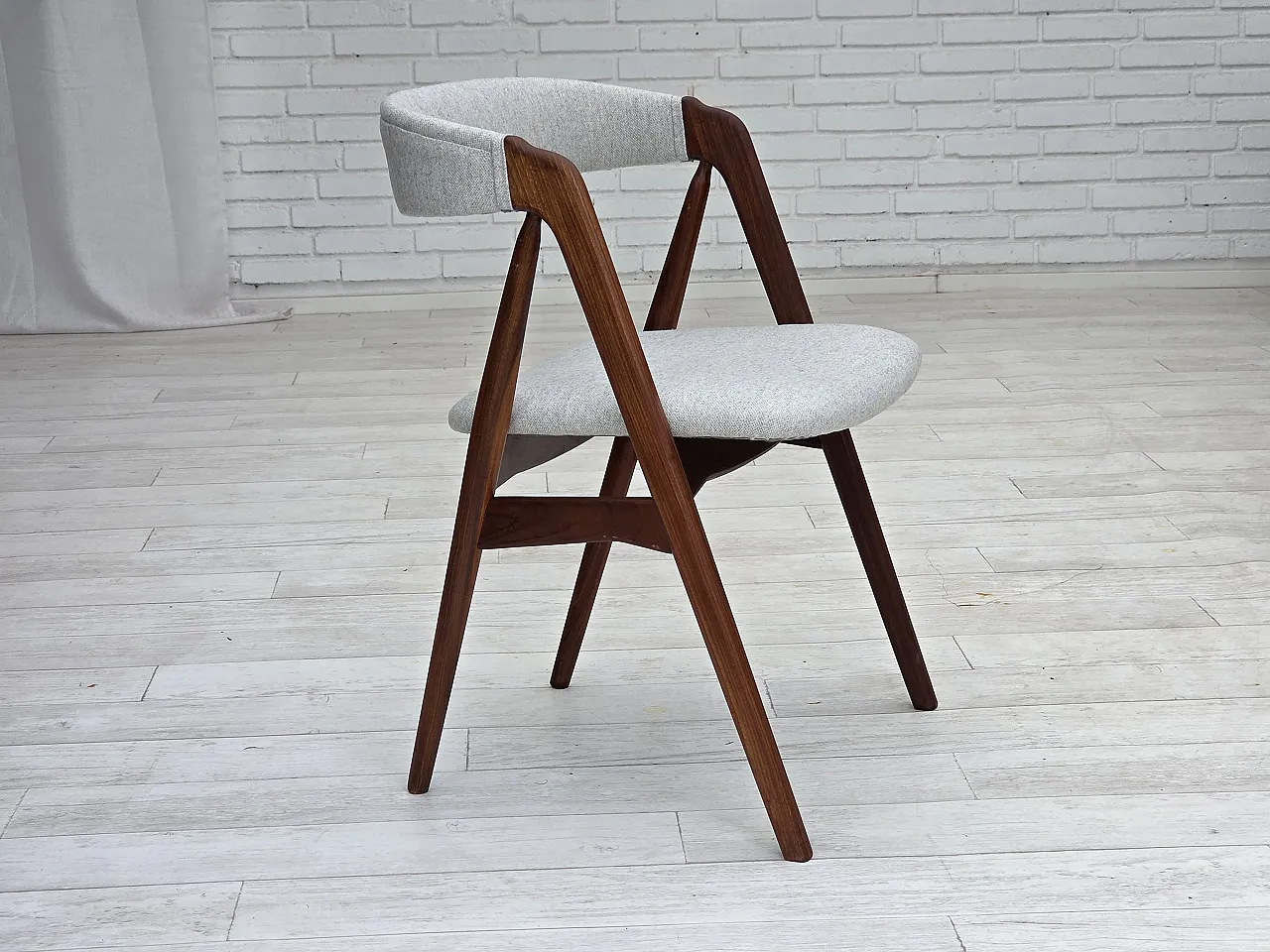 1960s, Danish design by Th.Harlev, model 205, set of 4 chairs. 5