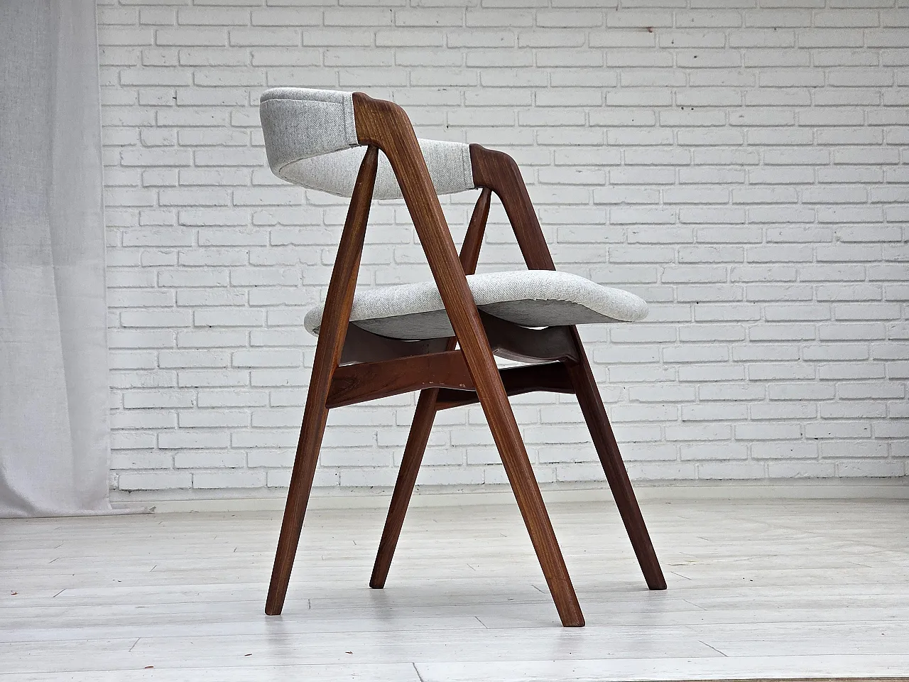 1960s, Danish design by Th.Harlev, model 205, set of 4 chairs. 6