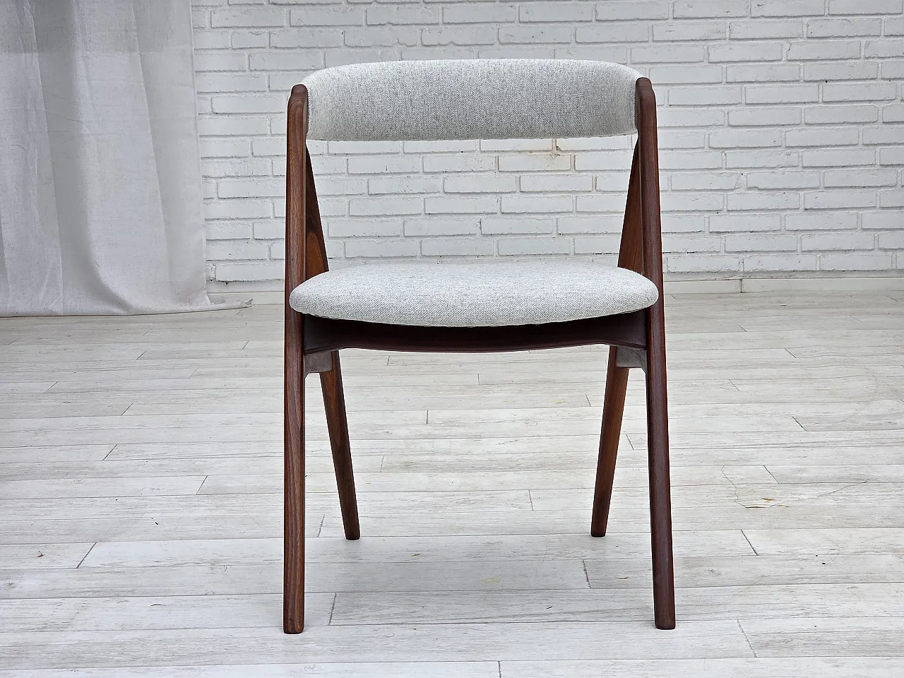 1960s, Danish design by Th.Harlev, model 205, set of 4 chairs. 9