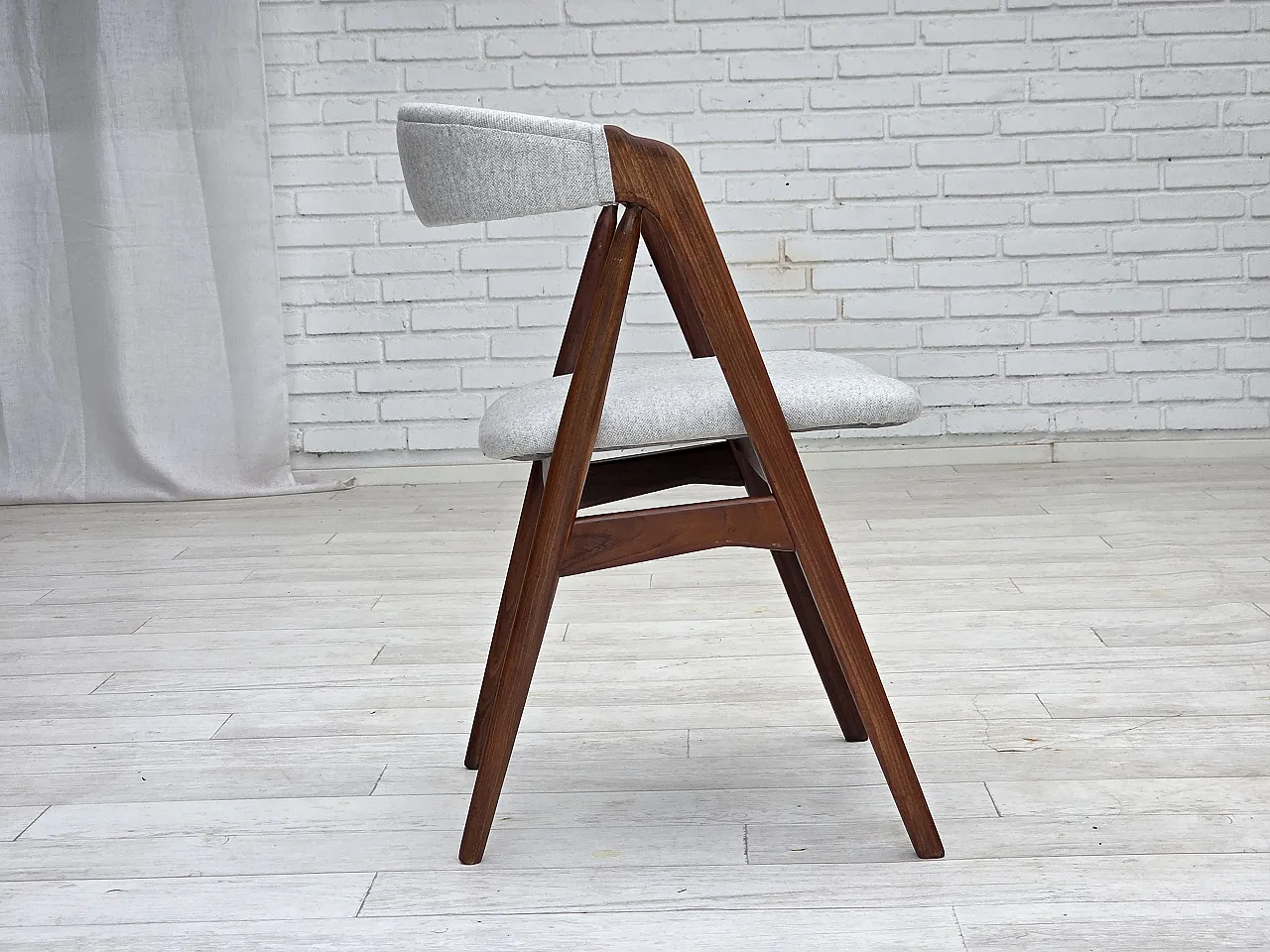 1960s, Danish design by Th.Harlev, model 205, set of 4 chairs. 11