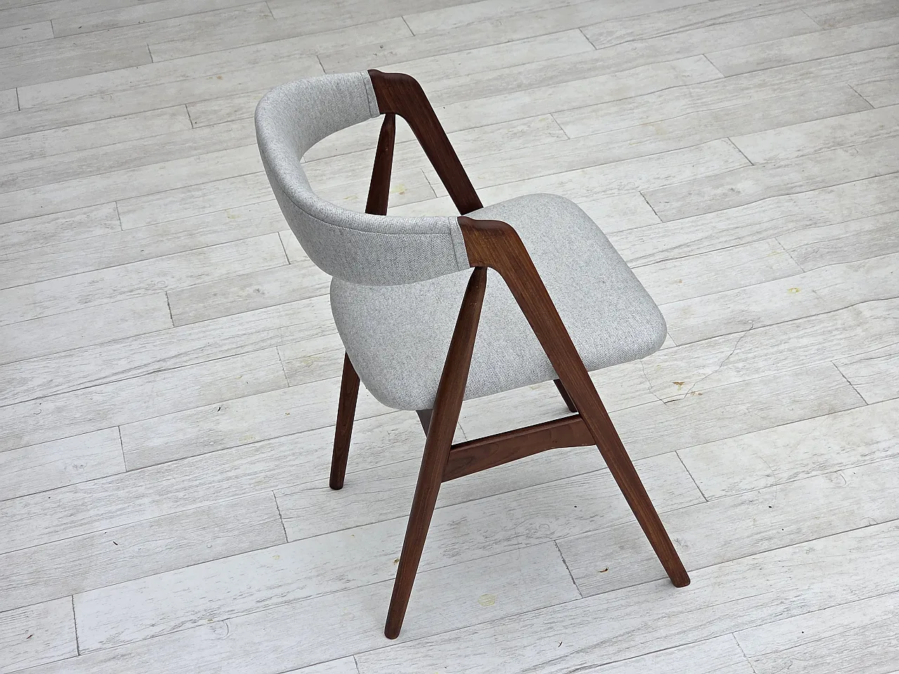 1960s, Danish design by Th.Harlev, model 205, set of 4 chairs. 12