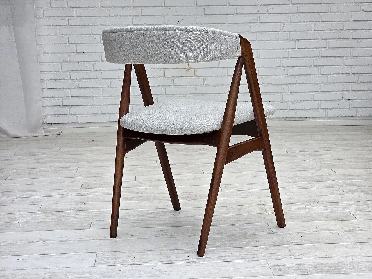 1960s, Danish design by Th.Harlev, model 205, set of 4 chairs. 14