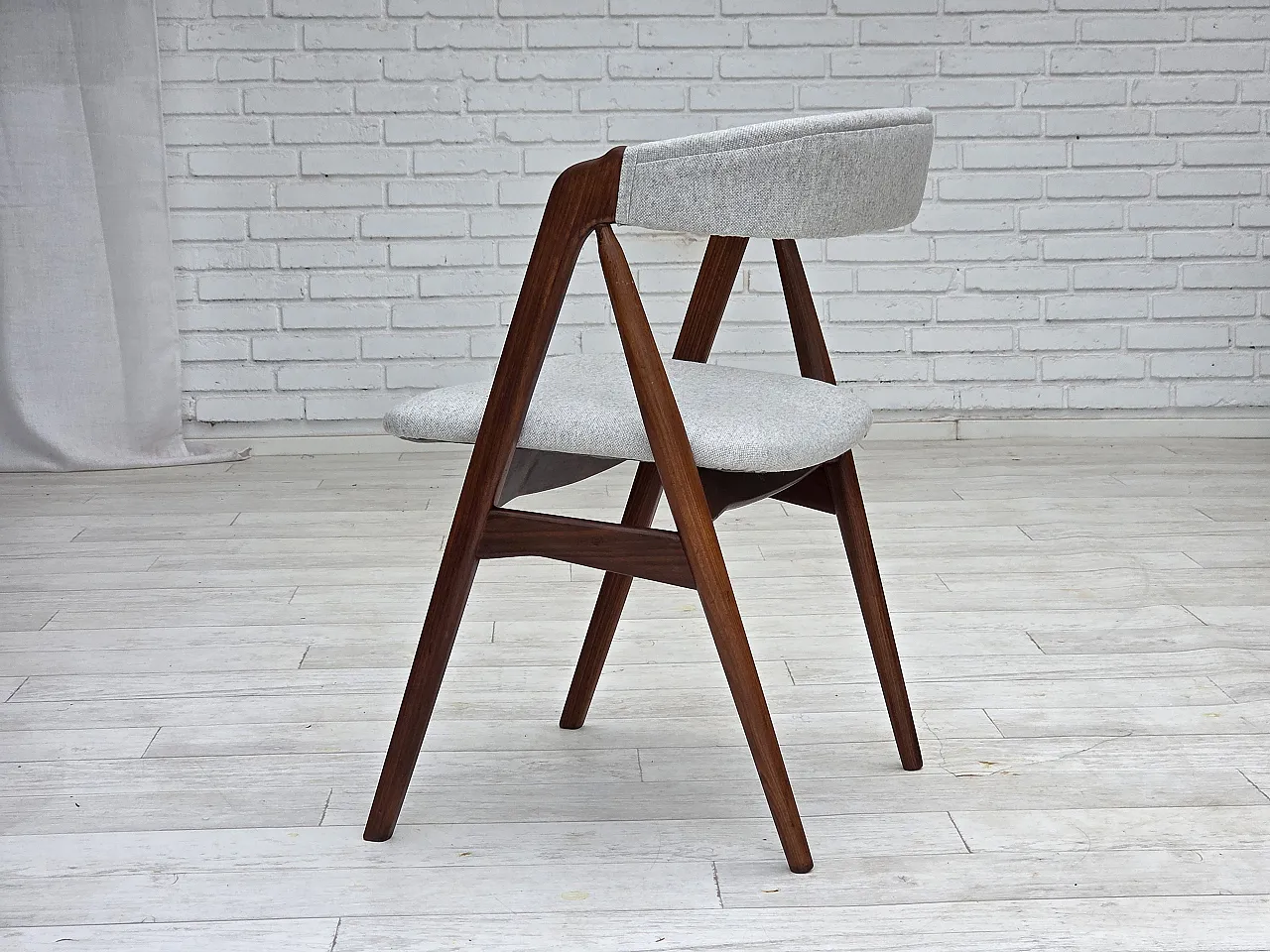 1960s, Danish design by Th.Harlev, model 205, set of 4 chairs. 16