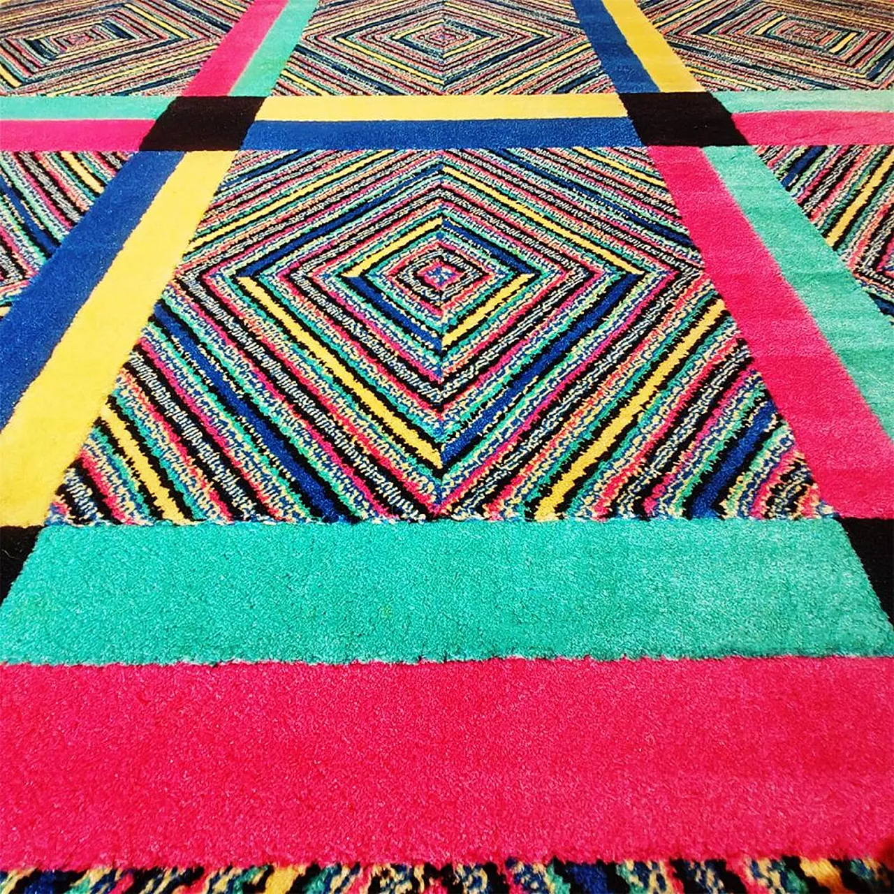 Tappeto geometrico di Missoni per T&J Vestor, anni '80 6