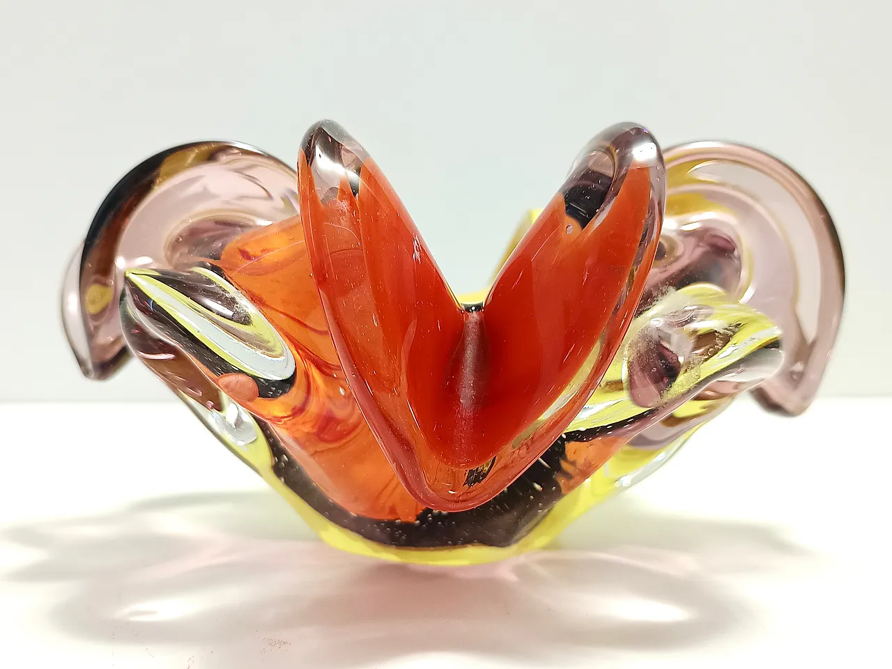 Posacenere in vetro di Murano policromo attr. a Toso, anni '60 5