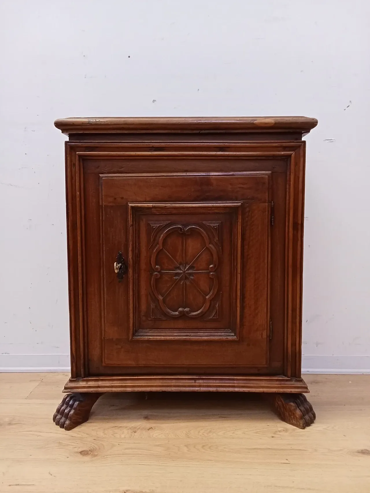 Small solid walnut sideboard, late 19th century 2