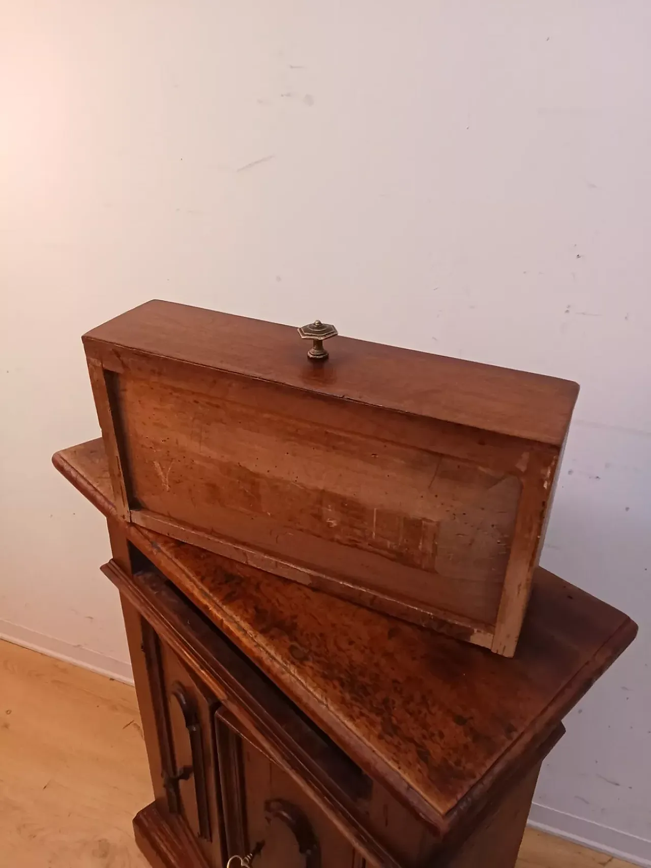 Solid walnut cabinet, early 18th century 12