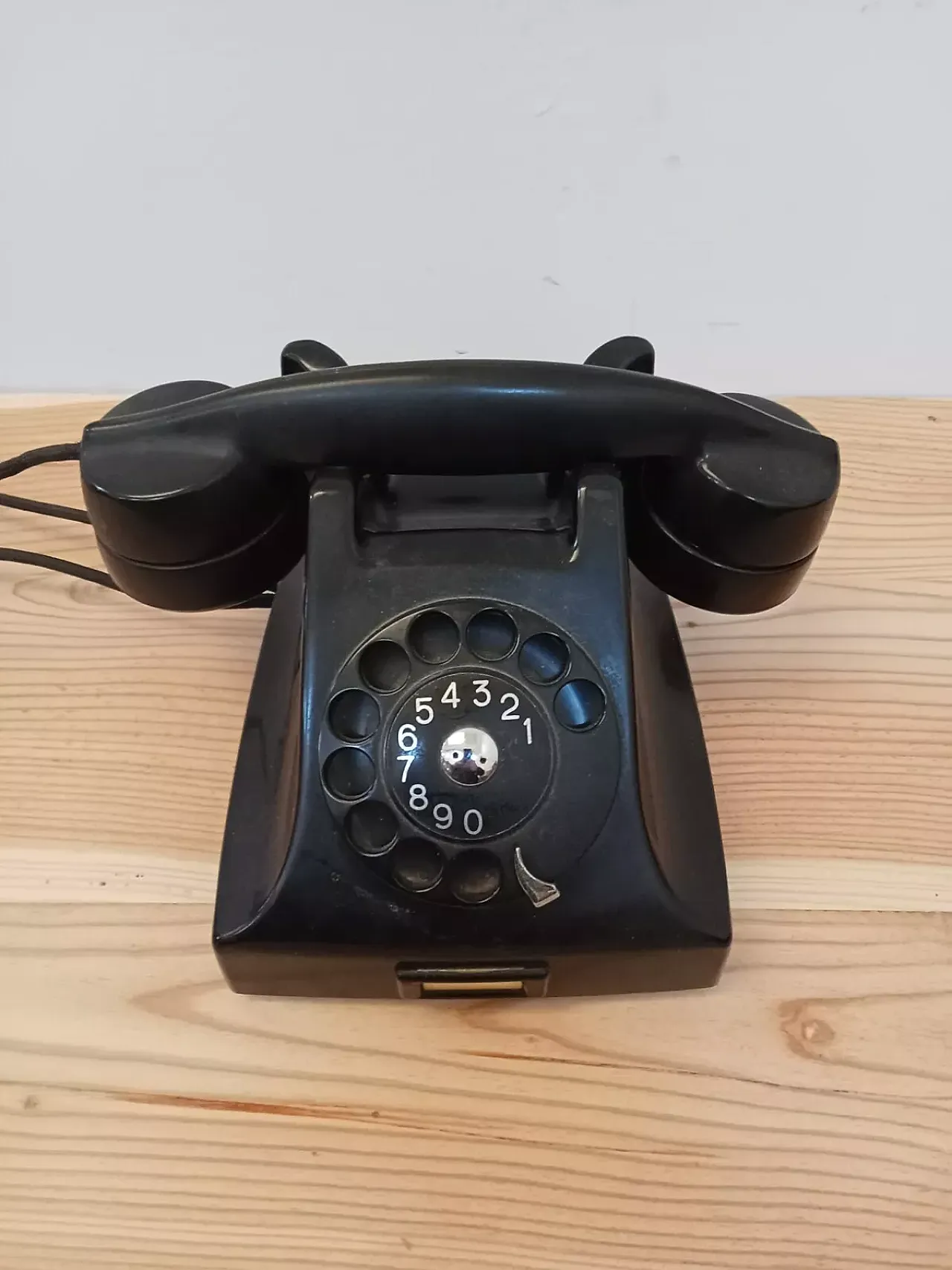 Telefono in bachelite nera Siemens, metà '900 3