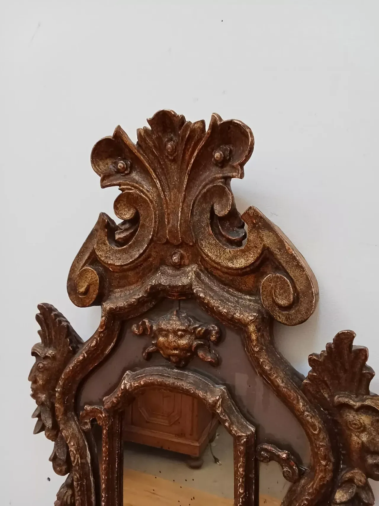 Specchiera in stile Luigi XV in legno dorato, fine '800 5