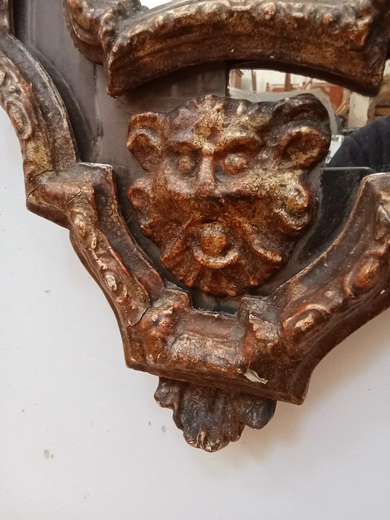 Specchiera in stile Luigi XV in legno dorato, fine '800 7