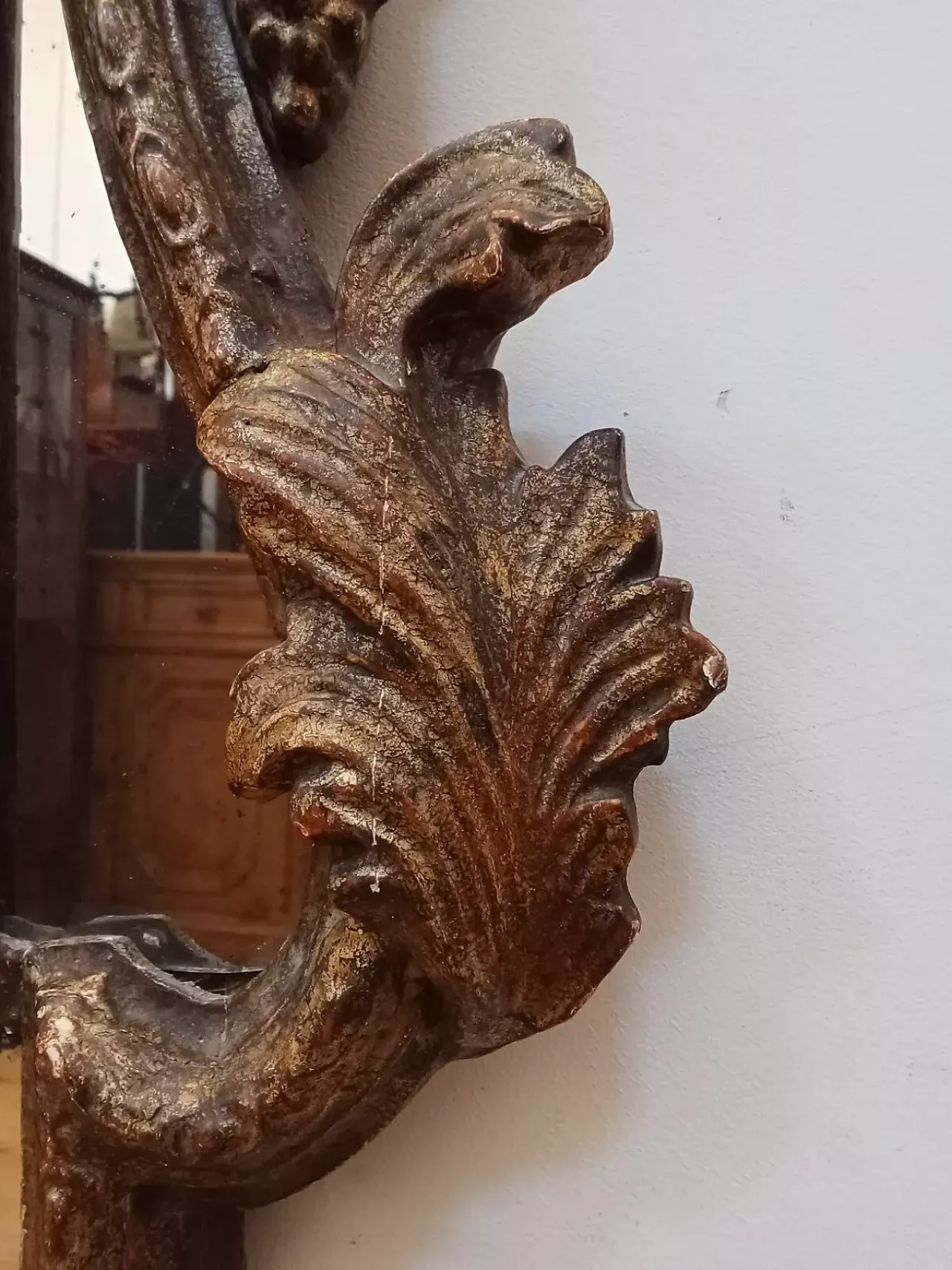 Specchiera in stile Luigi XV in legno dorato, fine '800 8