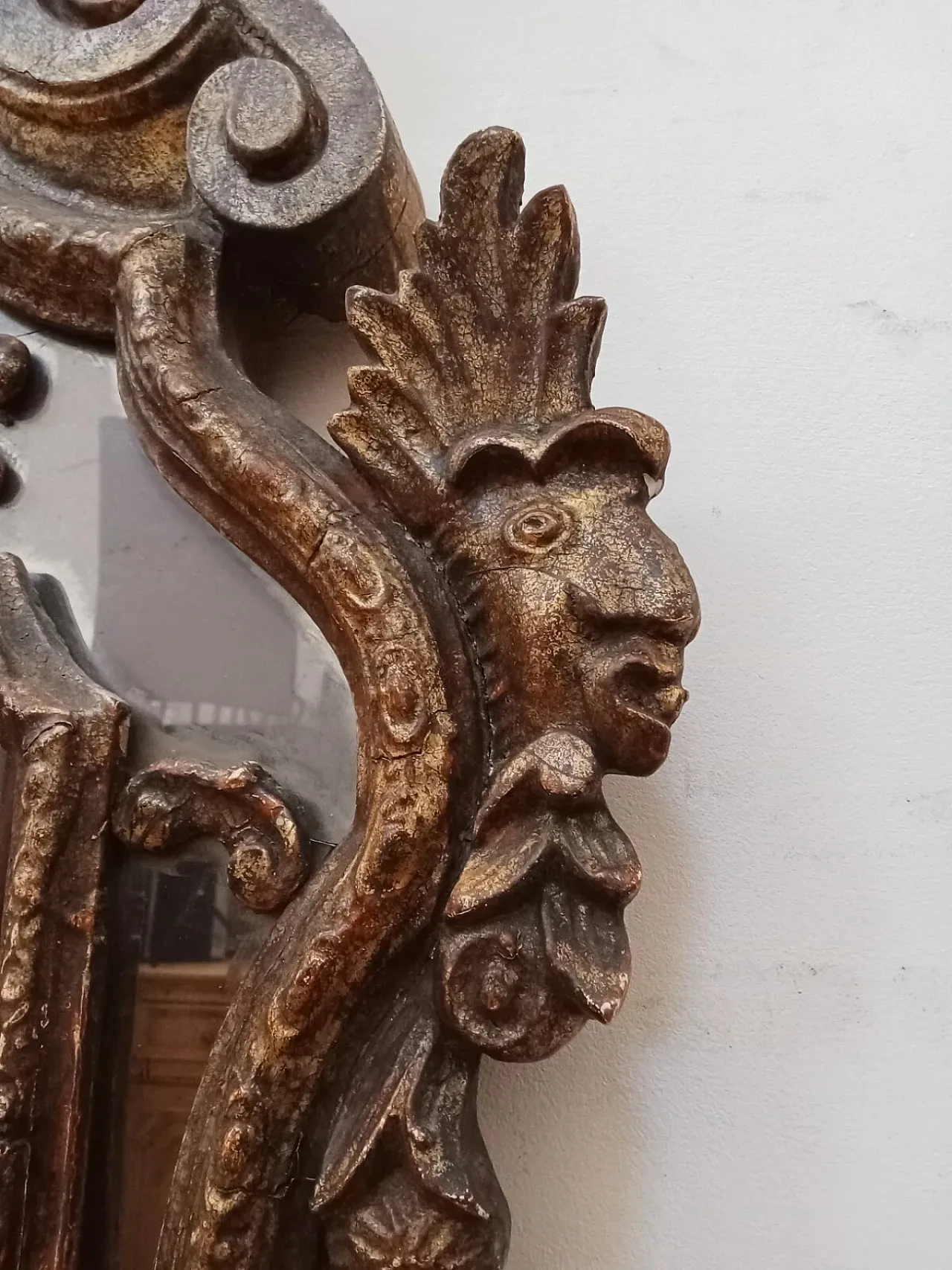 Specchiera in stile Luigi XV in legno dorato, fine '800 9