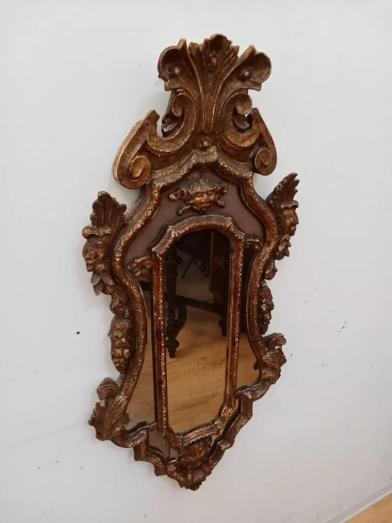 Specchiera in stile Luigi XV in legno dorato, fine '800 11