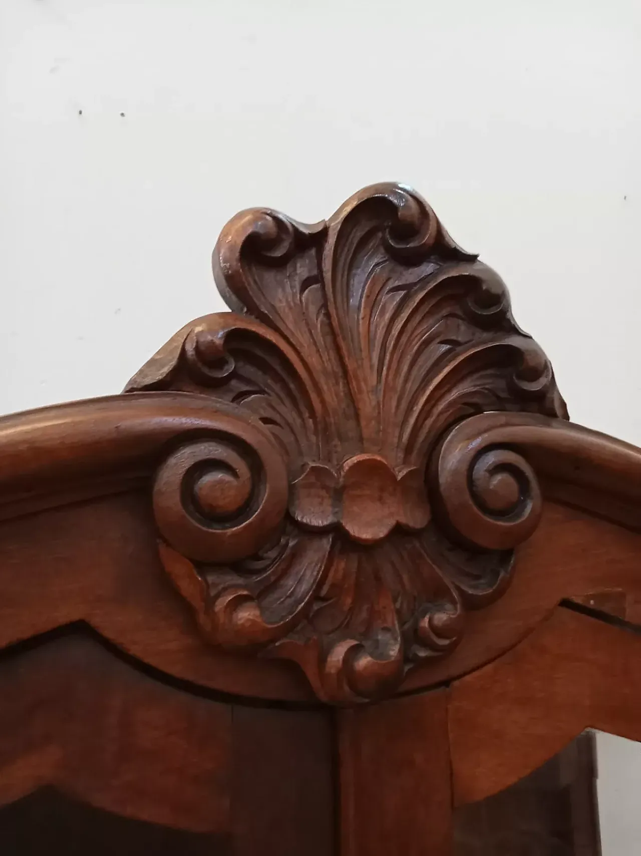 Vetrina in noce con vetri bisellati, primo '900 6